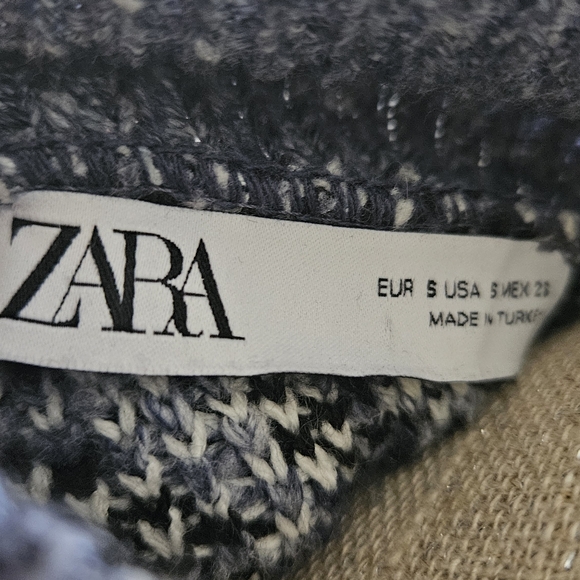 Zara Blue and White Patterned Turtleneck Sweater - Picture 5 of 7